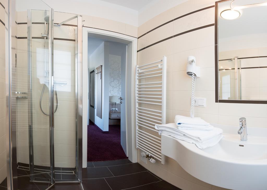 Hotel Restaurant Zum Heidekrug Bersenbruck Room photo